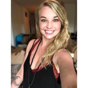 Meet your Posher, Becca